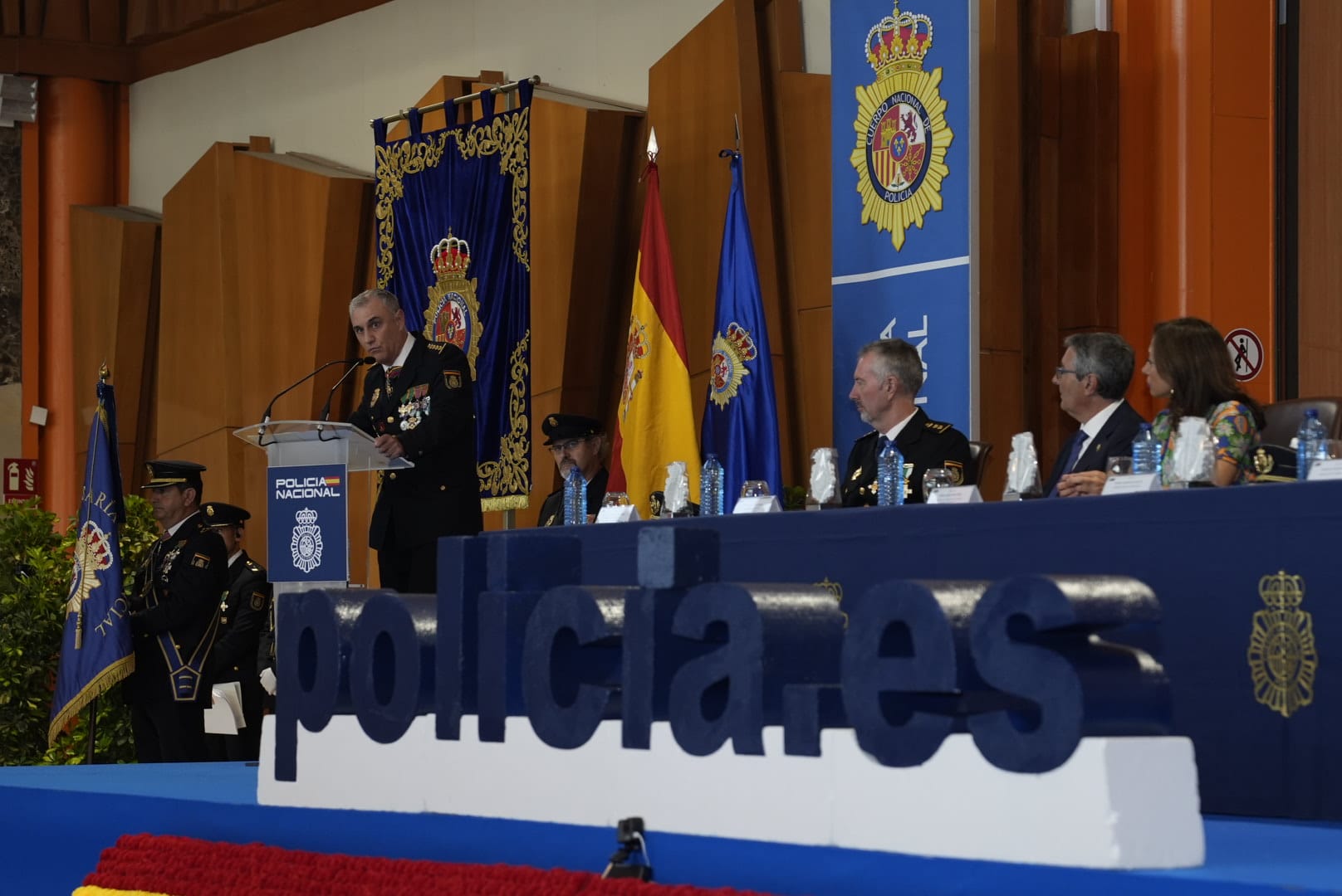 La Policía Nacional celebra en Málaga el día de su patrón