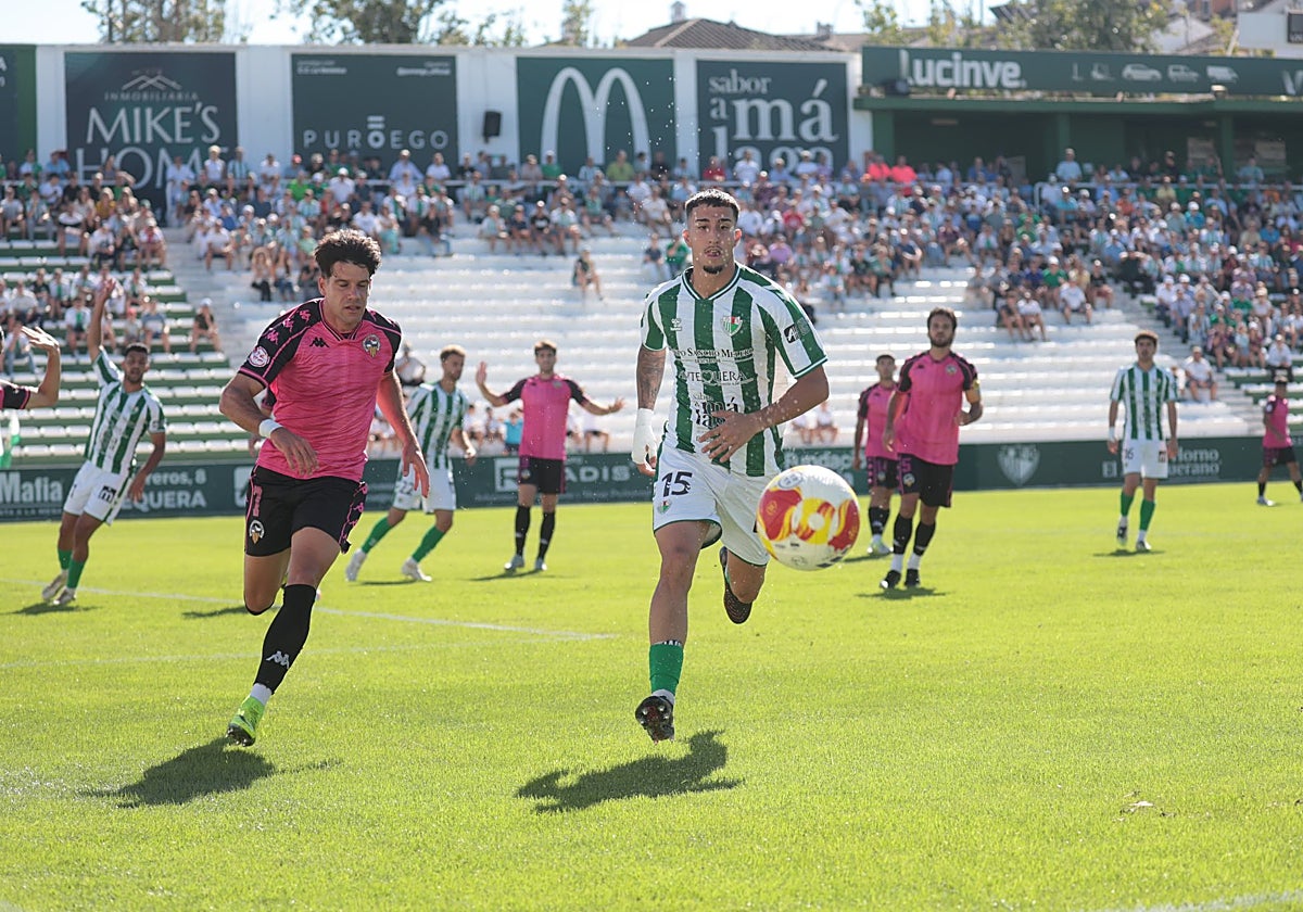 El Antequera sacó un valioso empate ante el colíder, el Sabadell.