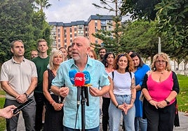 Alba, este lunes, durante la presentación de su candidatura.