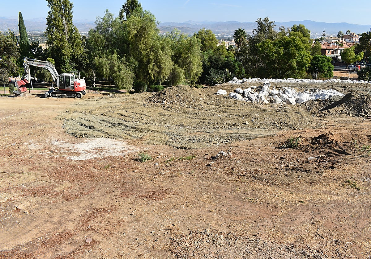 Obras de construcción de las nuevas pistas de pádel.