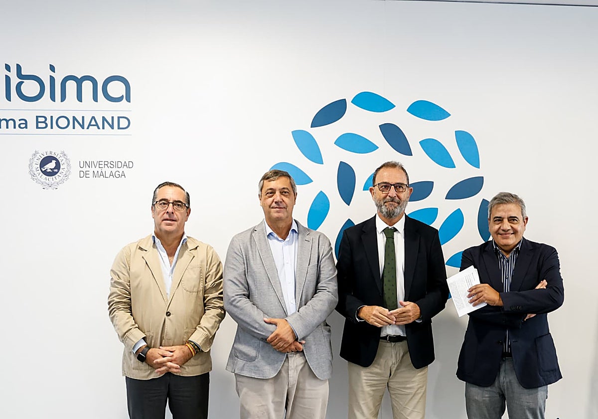 De izquierda a derecha, Miguel Briones, Teodomirlo López, Carlos Bautista y Francisco J. Tinahones.