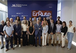 Salado junto a representantes de entidades participantes.