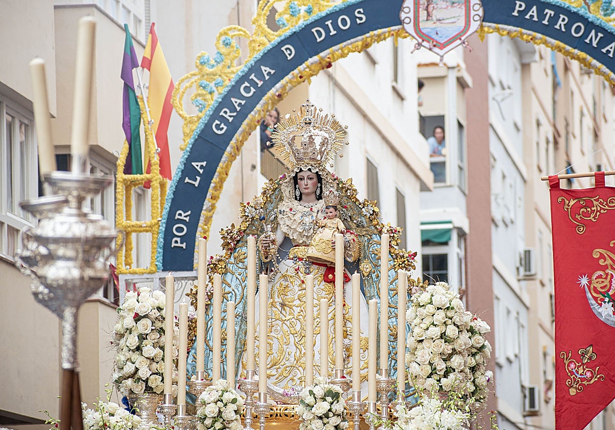 La Virgen del Rosario visitará la zona de 'Las Cuevas' de El Palo en su procesión de gloria.
