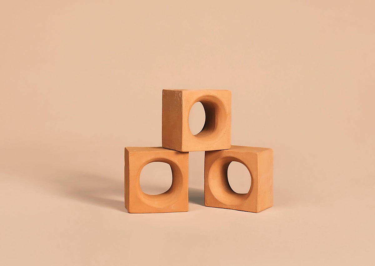 Imagen secundaria 1 - Tres imágenes de diseños de celosías de la empresa de Vélez-Málaga.