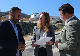 Cortés, Yeves y el concejal en Cártama Pedro Pardo, este jueves.