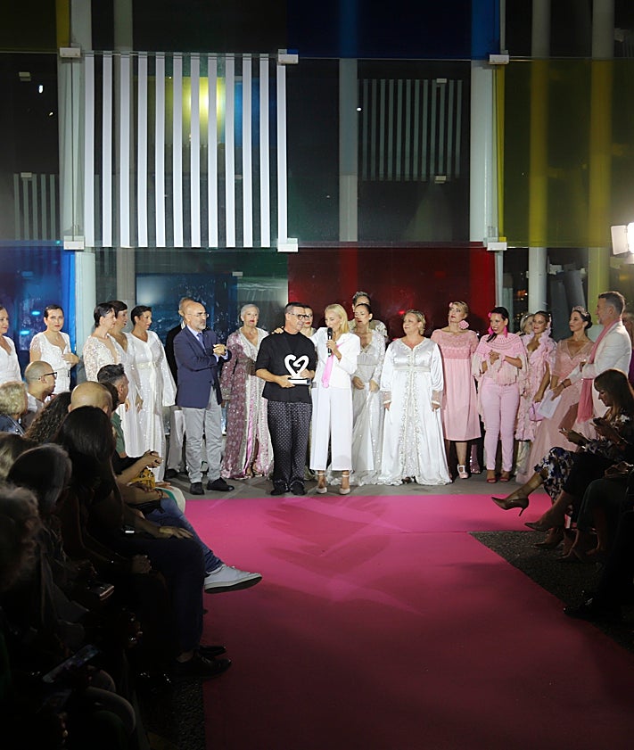 Imagen secundaria 2 - Otra pasarela histórica en Málaga: desfile de mujeres operadas de cáncer de mama