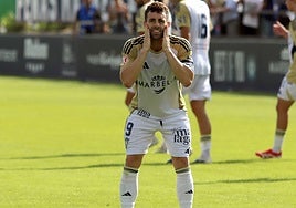 Rodri Ríos celebra su gol de penalti frente al Eldense.