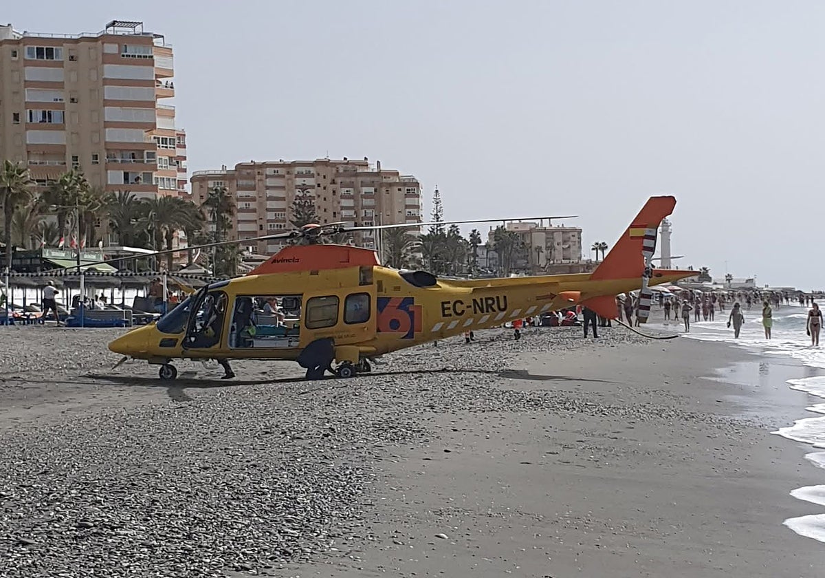 Imagen del helicóptero movilizado este domingo en Torrox-Costa.