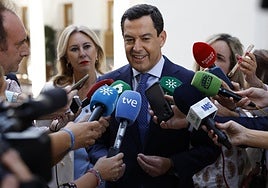 Juanma Moreno reivindica en el día de la Fiesta Nacional «la España serena que se entiende» y «construye un futuro mejor»