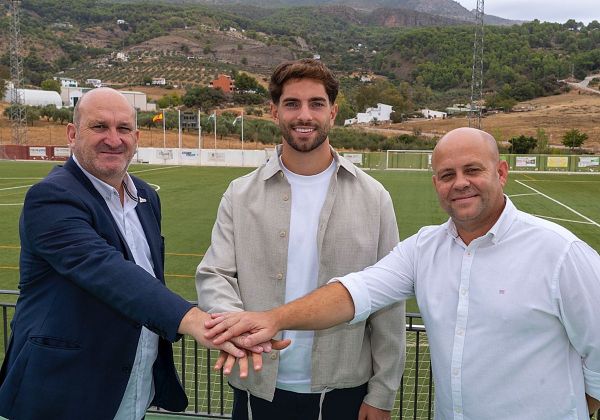 Javi Rueda, en el centro de la imagen.