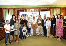 El acto de reconocimiento se ha celebrado en el Salón de Plenos, presidido por la alcaldesa, Ángeles Muñoz.