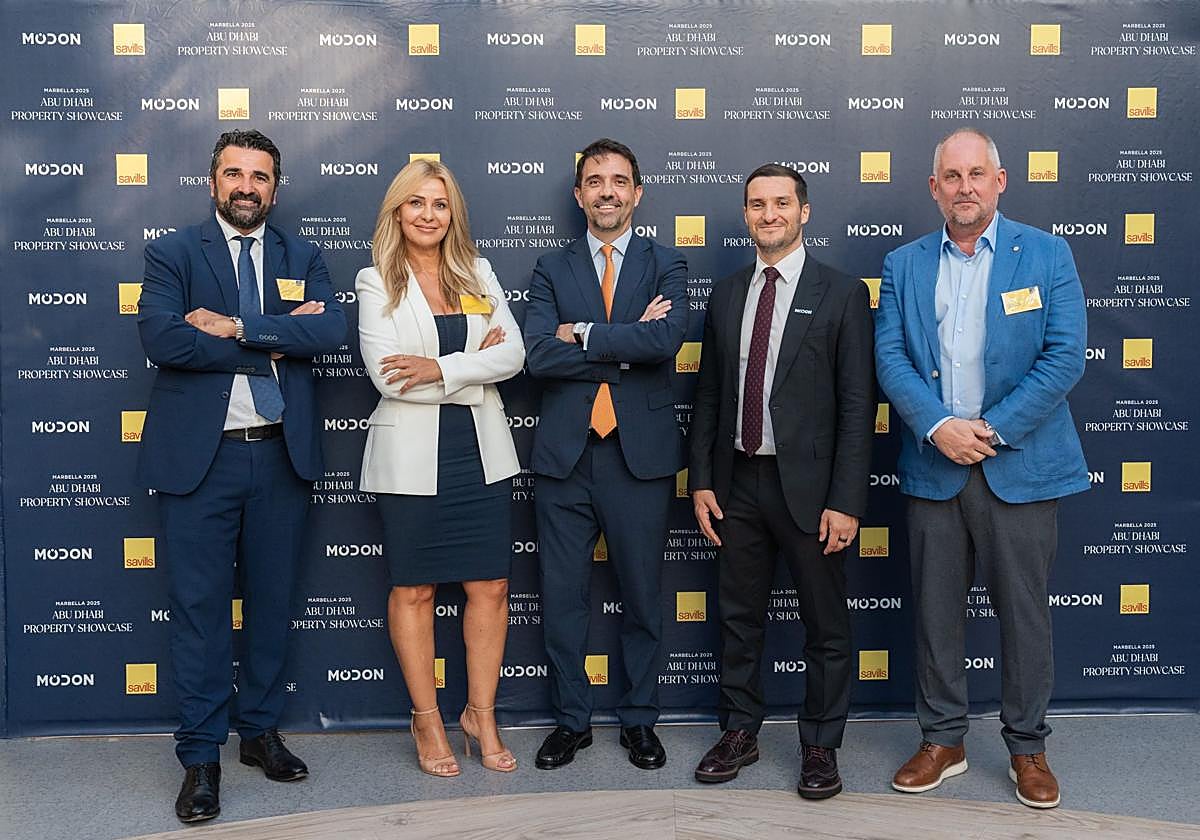(A la izquierda) Verónica Castilla, Residential Sales Director Costa del Sol ; y José Félix Pérez-Peña Head of Andalucía en Savills.
