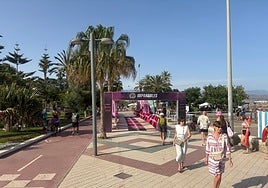 Imagen del paseo marítimo de Torre del Mar.