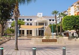 El Ayuntamiento, cuyo salón de plenos acoge las jornadas.