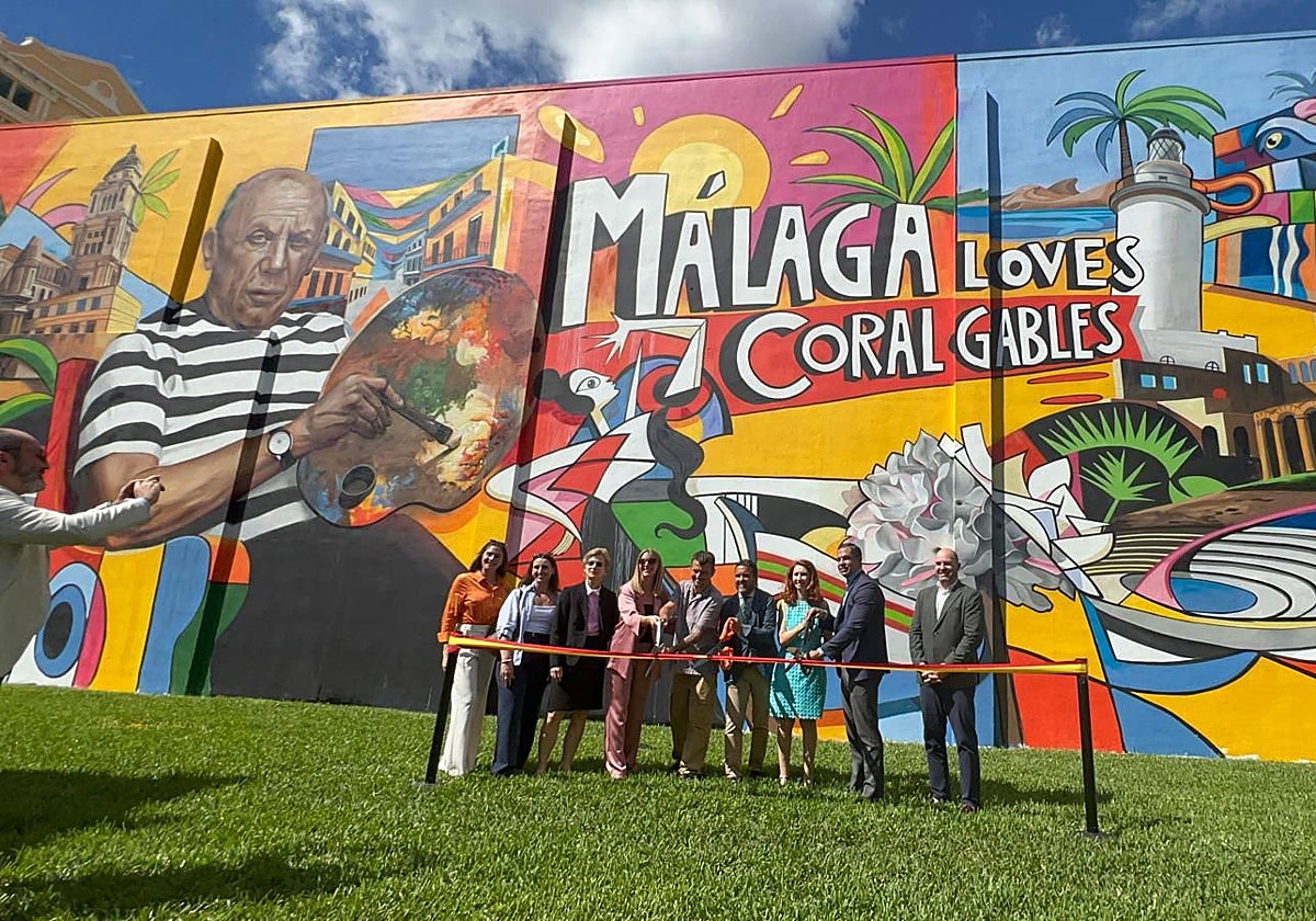 Inauguración en Miami del mural con los atractivos de Málaga.