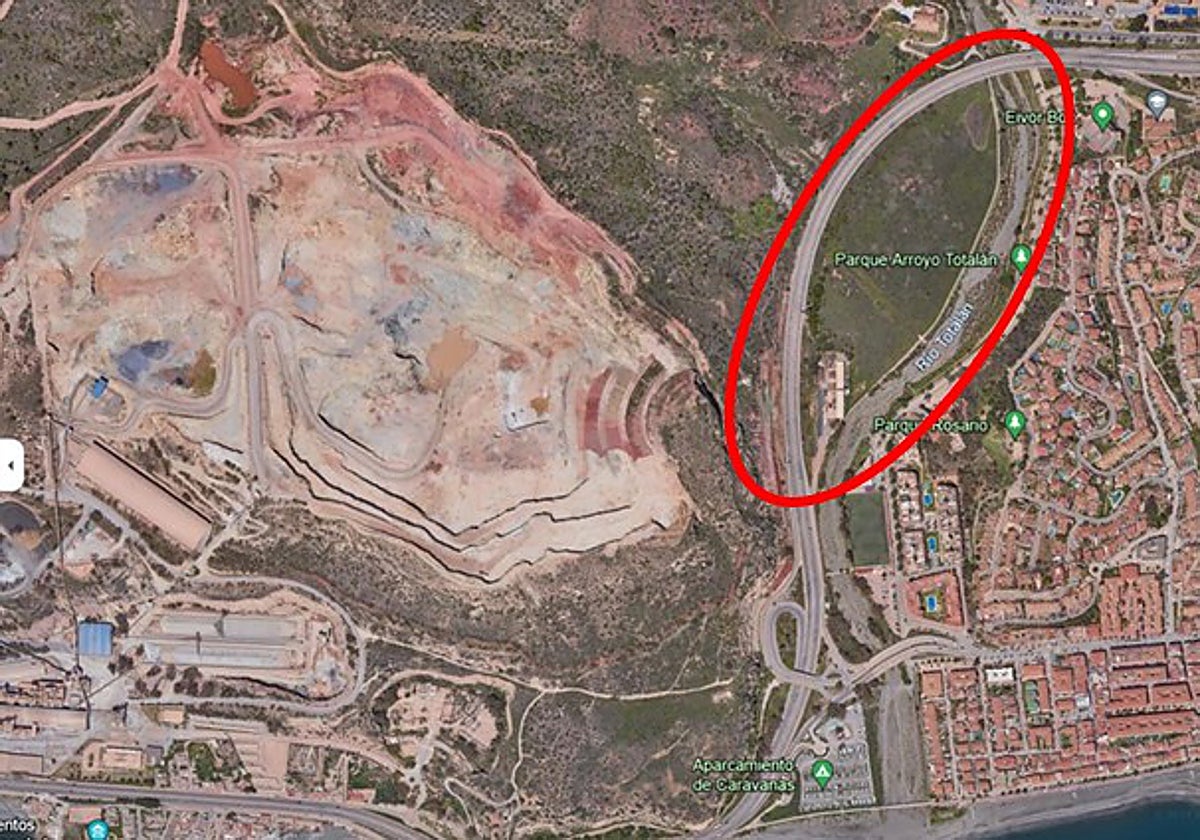 Imagen de la ubicación de la parcela, situada junto al arroyo Totalán.