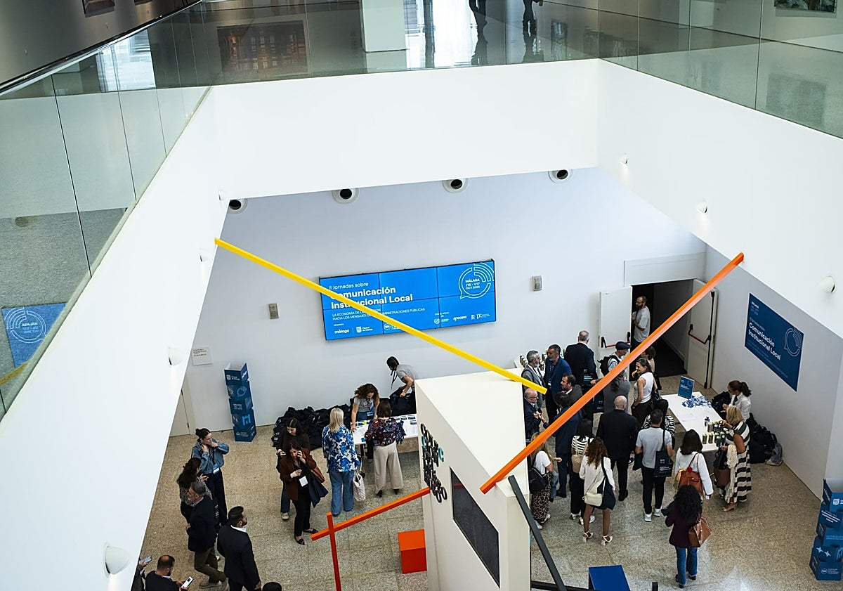 Imagen principal - La comunicación institucional se reinventa: tender puentes con influencers y potenciar lo audiovisual