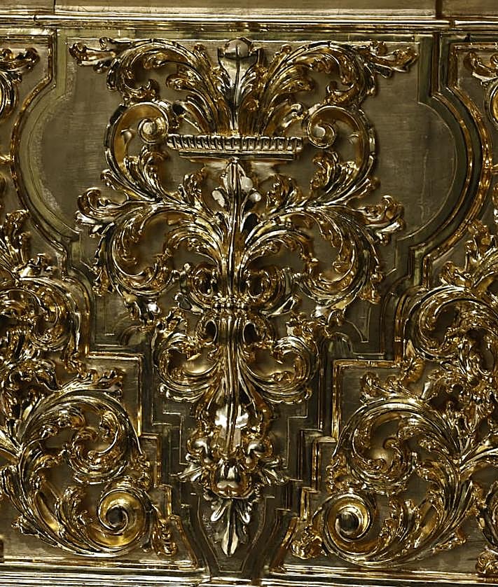 Imagen secundaria 2 - Mena estrena un imponente retablo en su capilla de la iglesia de Santo Domingo