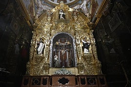 El nuevo retablo de la Congregación de Mena reinterpreta el que ardió en 1931.