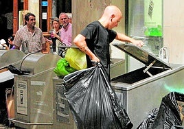 La nueva tasa de basura industrial supone una nueva carga para los autónomos.