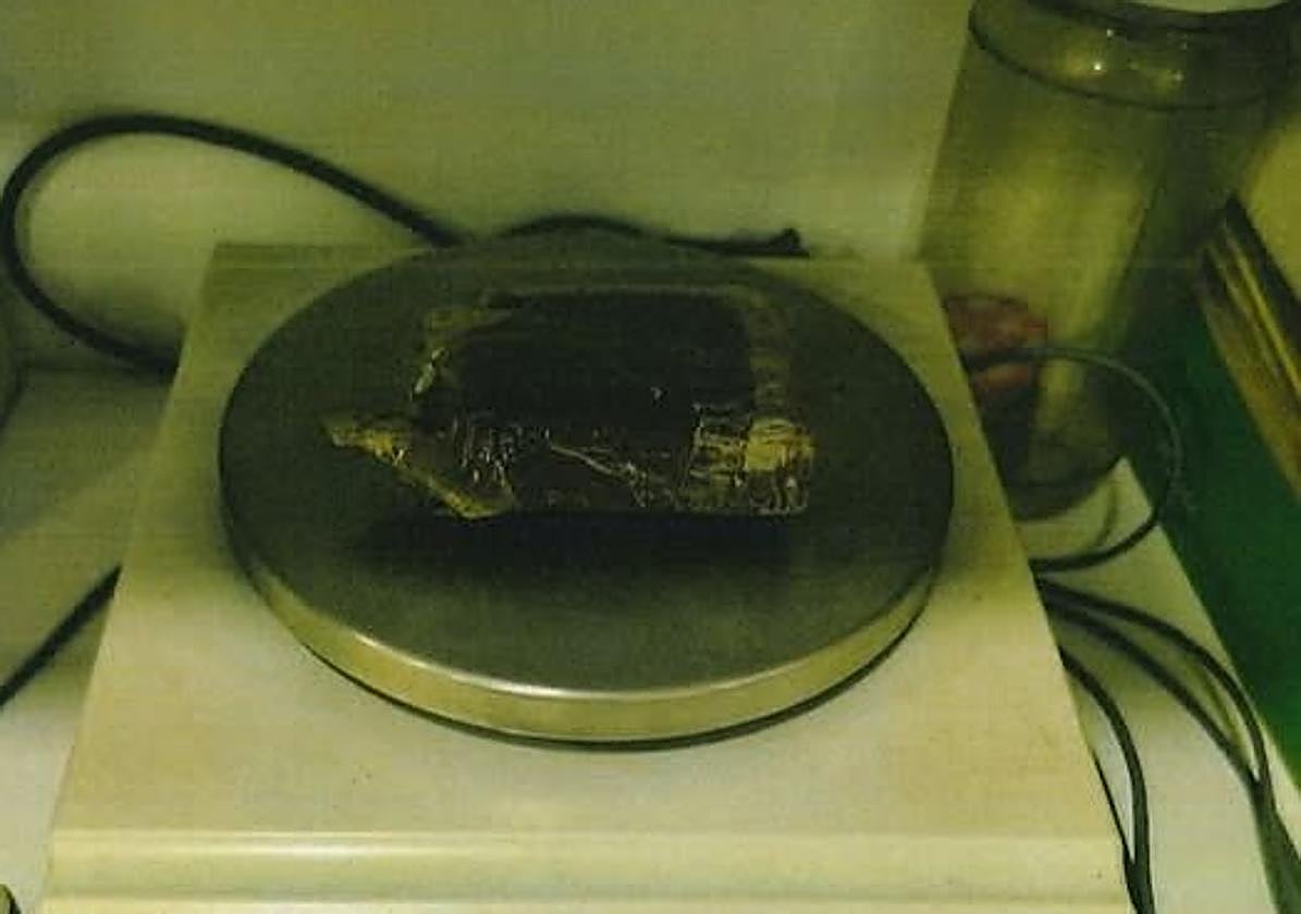 Imagen de la placa de 76 gr de hachís