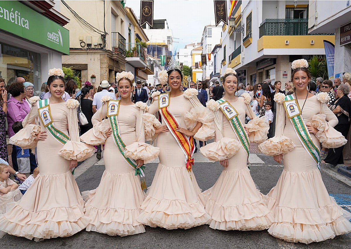 Imagen secundaria 1 - Imágenes del ambiente y de la comitiva.