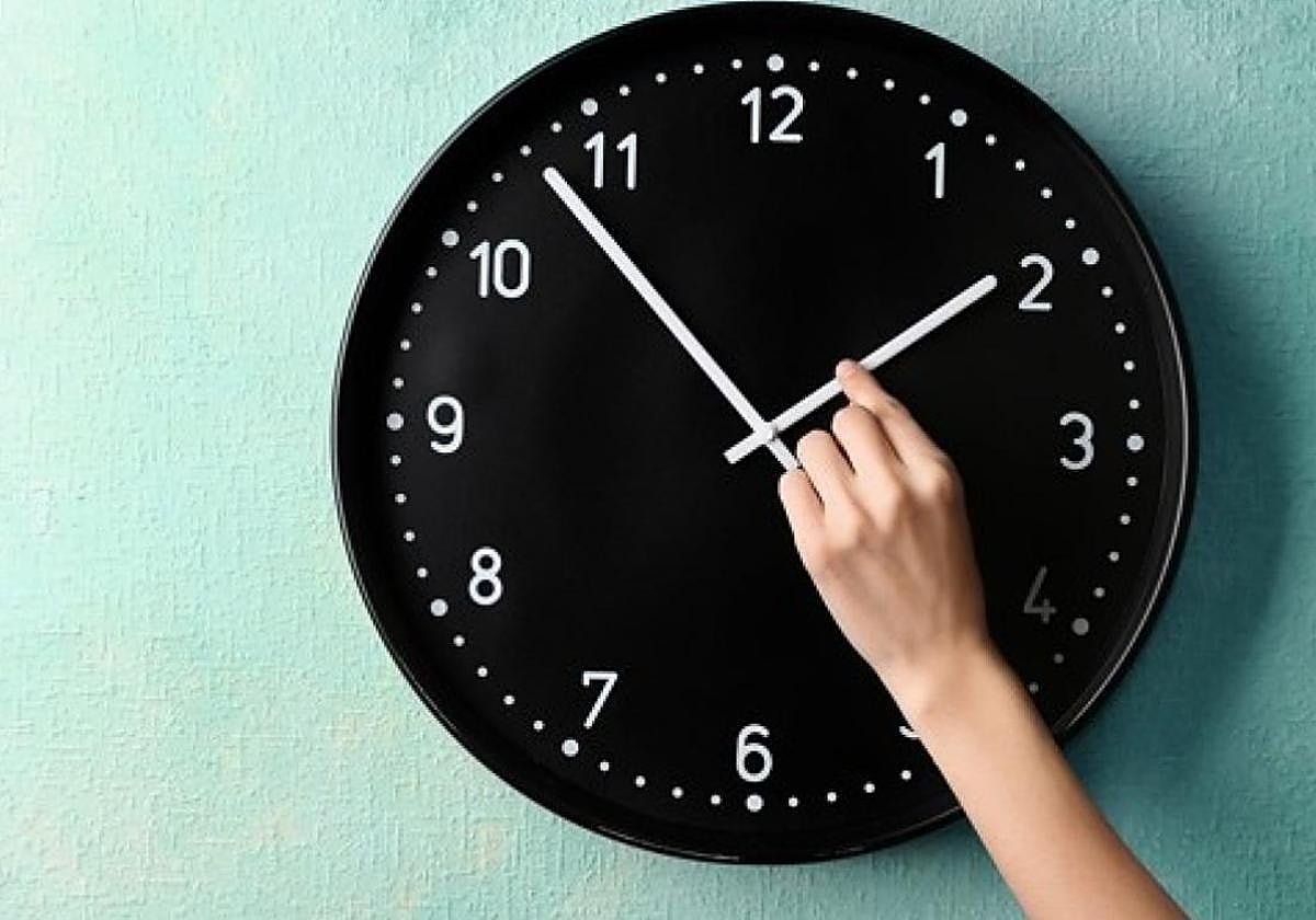 Cambio de hora en octubre: hoy habrá que modificar los relojes para el horario de invierno