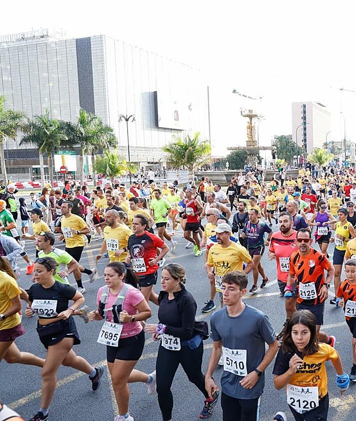 Imagen secundaria 2 - El almeriense Nabil Sebbar, campeón de la Carrera Urbana Ciudad de Málaga, con récord femenino de Nazha Machrouh