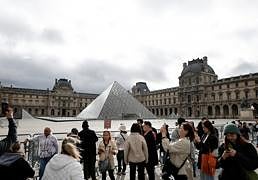 Estas son las ocho joyas robadas en el Louvre