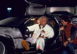El doctor Emmett Brown y Marty McFly, protagonistas de 'Regreso al futuro'.