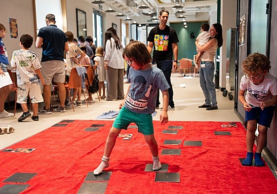 El 'ensayo general' de esta yincana, con familiares y conocidos de empleados.