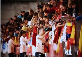 Las jugadoras, en el entrenamiento abierto al público del lunes, en Las Rozas.