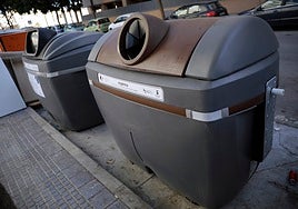 Contenedores de basura en Málaga capital.