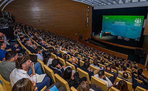 El auditorio se llenó.