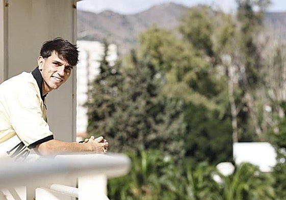 El malaguista Izan Merino, en la terraza de SUR.