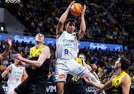 Tyson Pérez, en un partido contra el Tenerife.