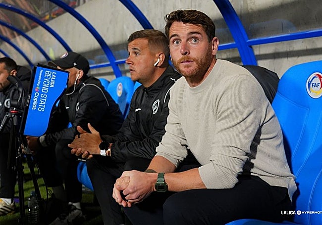 Ibai Gómez, en el banquillo del Andorra.