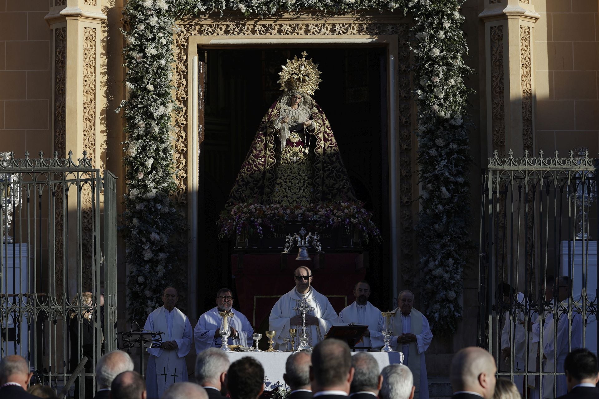 Detalles de la misa y su posterior traslado.