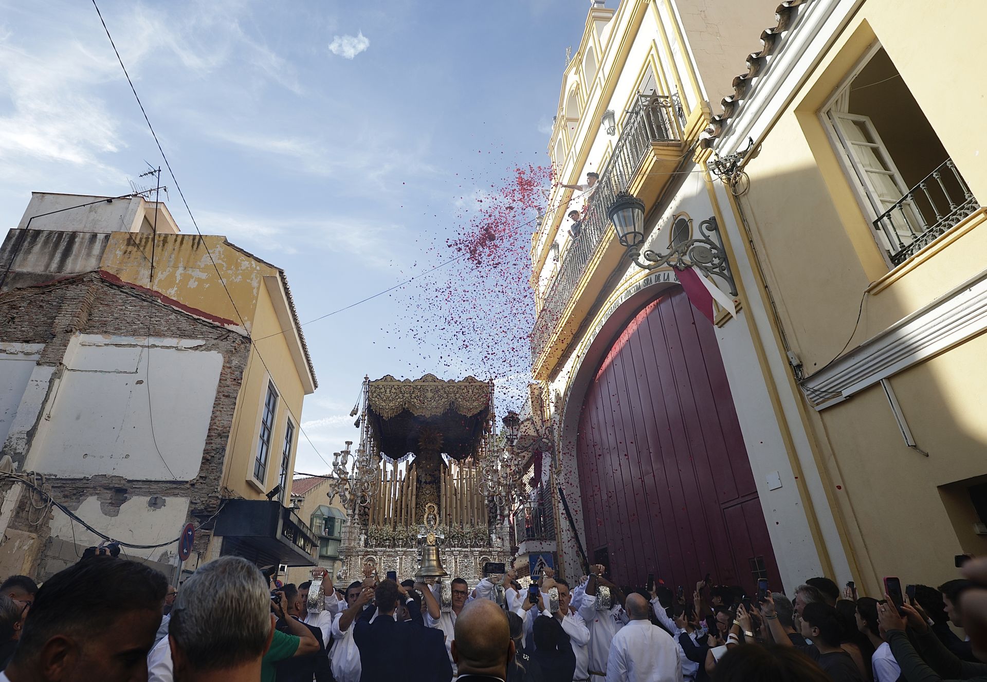 La procesión extraordinaria de la Virgen de la Trinidad, en imágenes