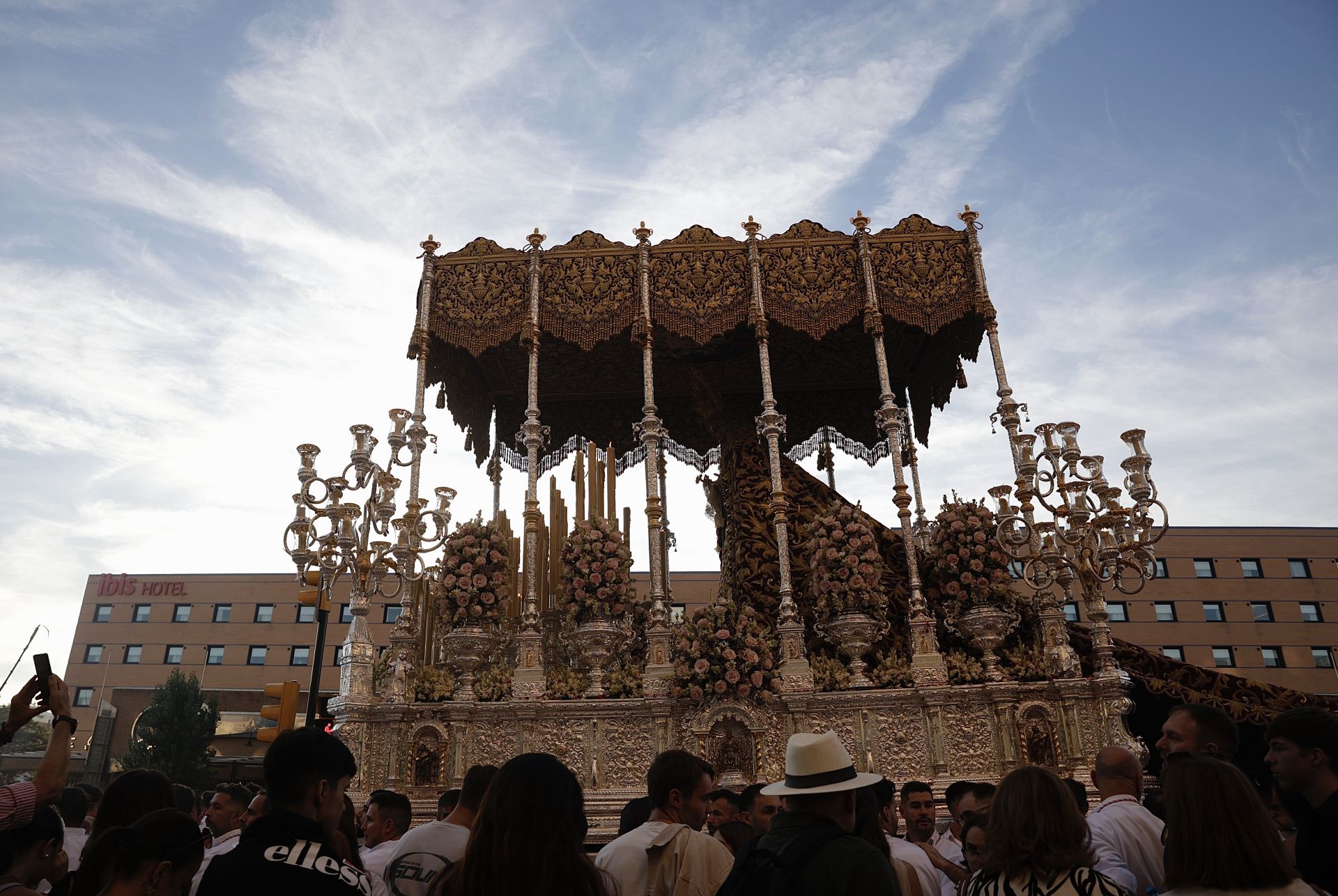 La procesión extraordinaria de la Virgen de la Trinidad, en imágenes