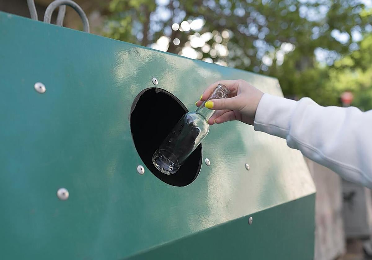 ¿Qué pasa después? El viaje de tus residuos desde el contenedor de reciclaje hasta una nueva vida