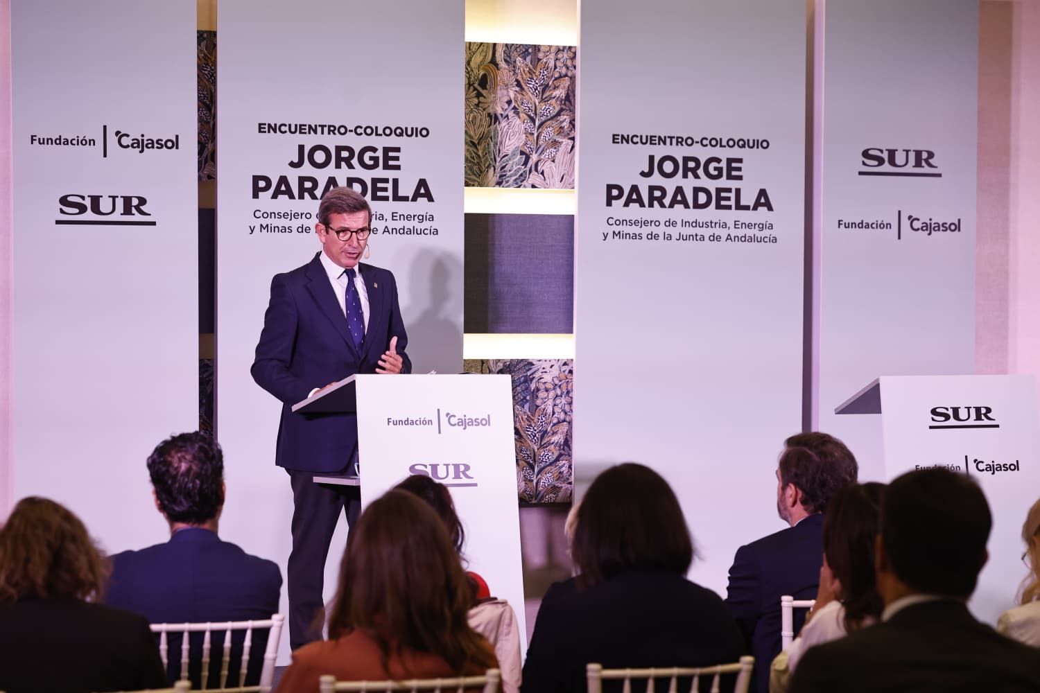 El foro SUR con el consejero Jorge Paradela, en imágenes