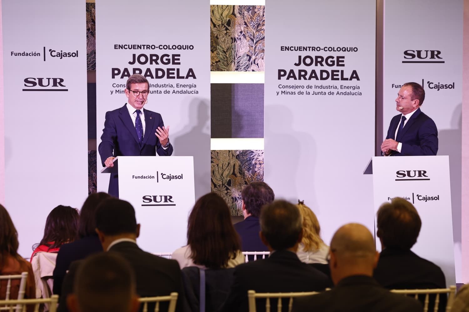 El foro SUR con el consejero Jorge Paradela, en imágenes