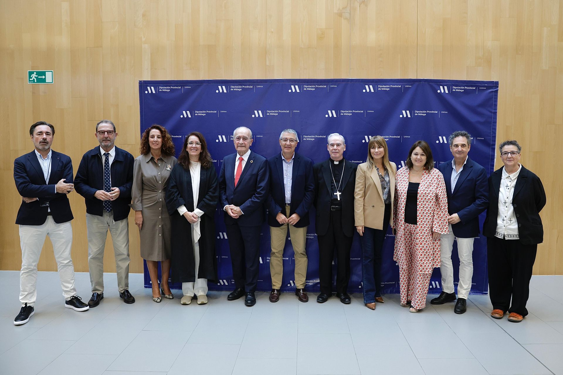 Todos los participantes instituciones en el aniversario de la ONG.