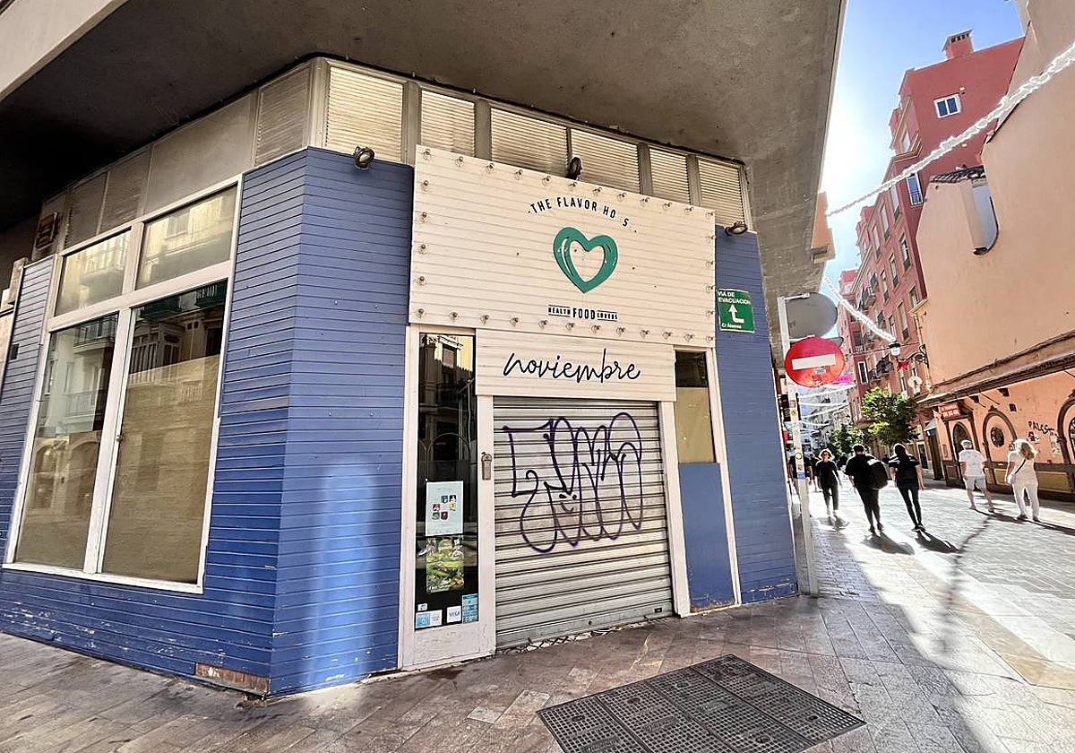 Fachada de Noviembre, ya cerrado.