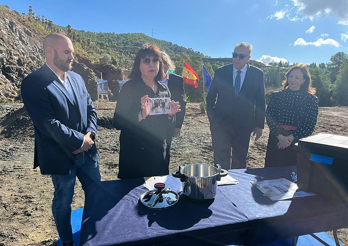 Imagen secundaria 1 - Momentos del acto.