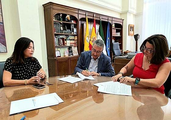 Firma del acuerdo de colaboración para la gestión de las colonias felinas.