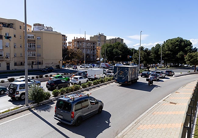 La avenida de Valle-Inclán, a su paso por el cruce de Suárez.