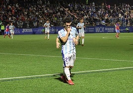 Dorrio celebra su gol frente al Estepona.