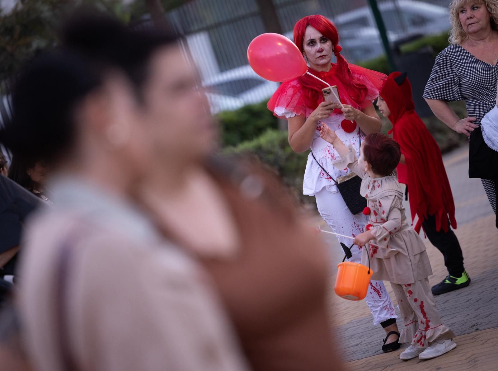 Ambiente de Halloween en el parque de Huelin